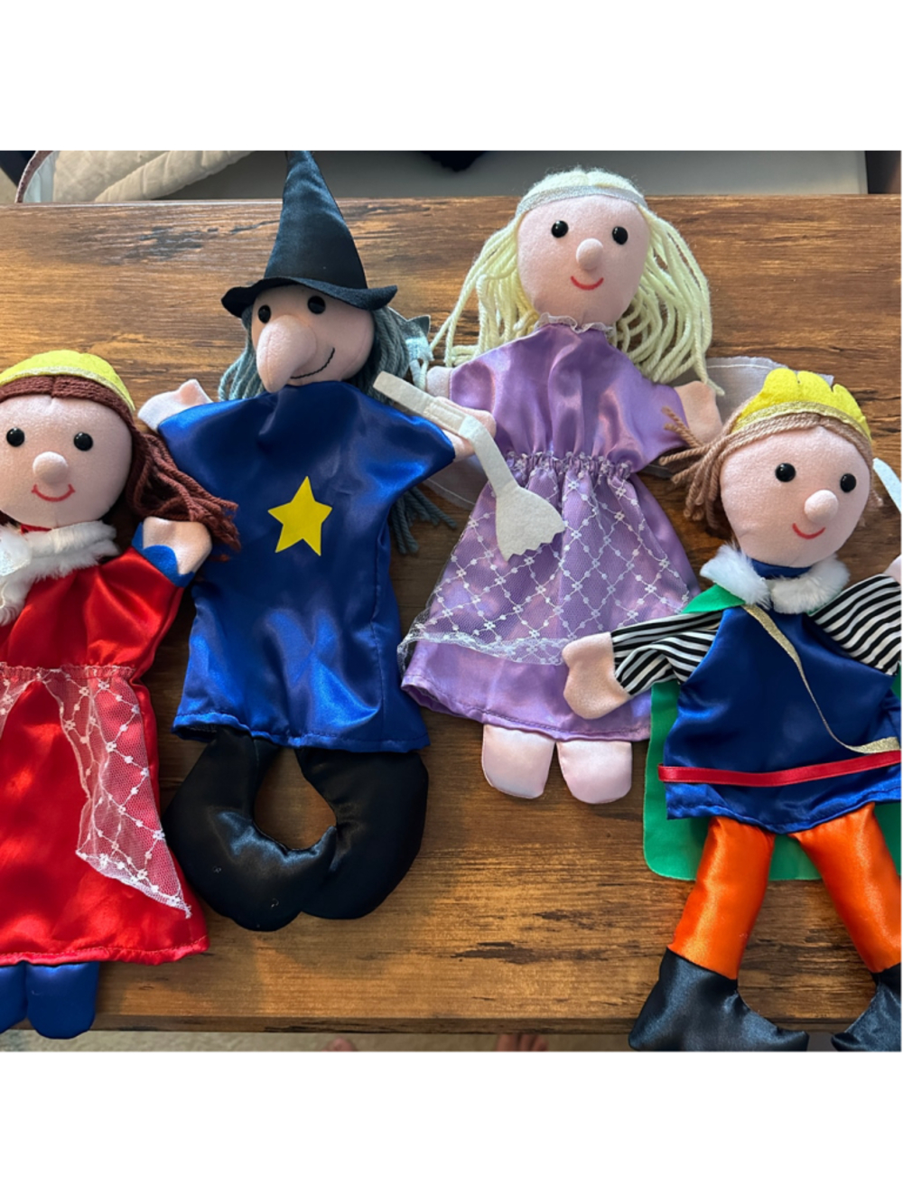 FAO Schwarz Fifth Avenue Royal Court Hand Puppet Set Princess Queen Prince Witch